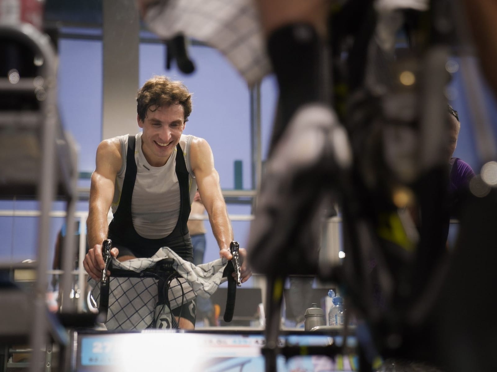 Home trainer Tacx Flux 2, connecté Zwift — photo 1 sur 2