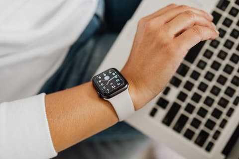 Montre connectée Apple Watch Series 8 45 mm