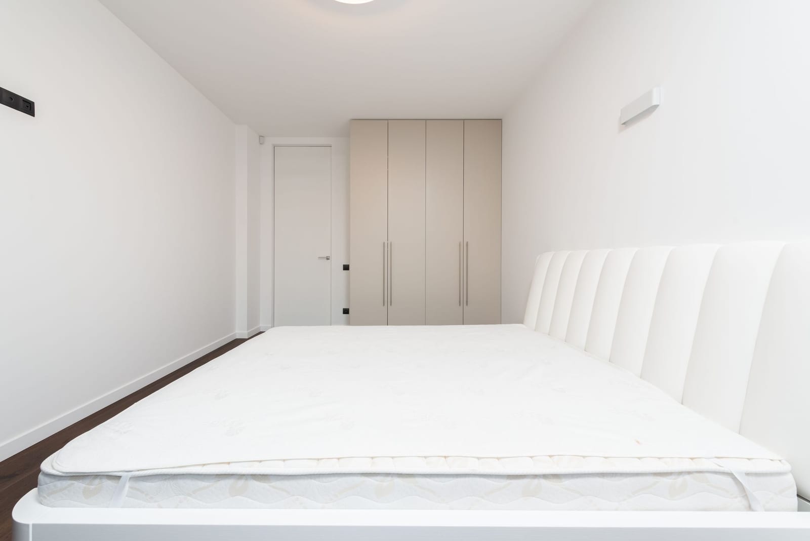Lit 140 × 200 Maisons du Monde avec sommier et matelas — photo 1 sur 2