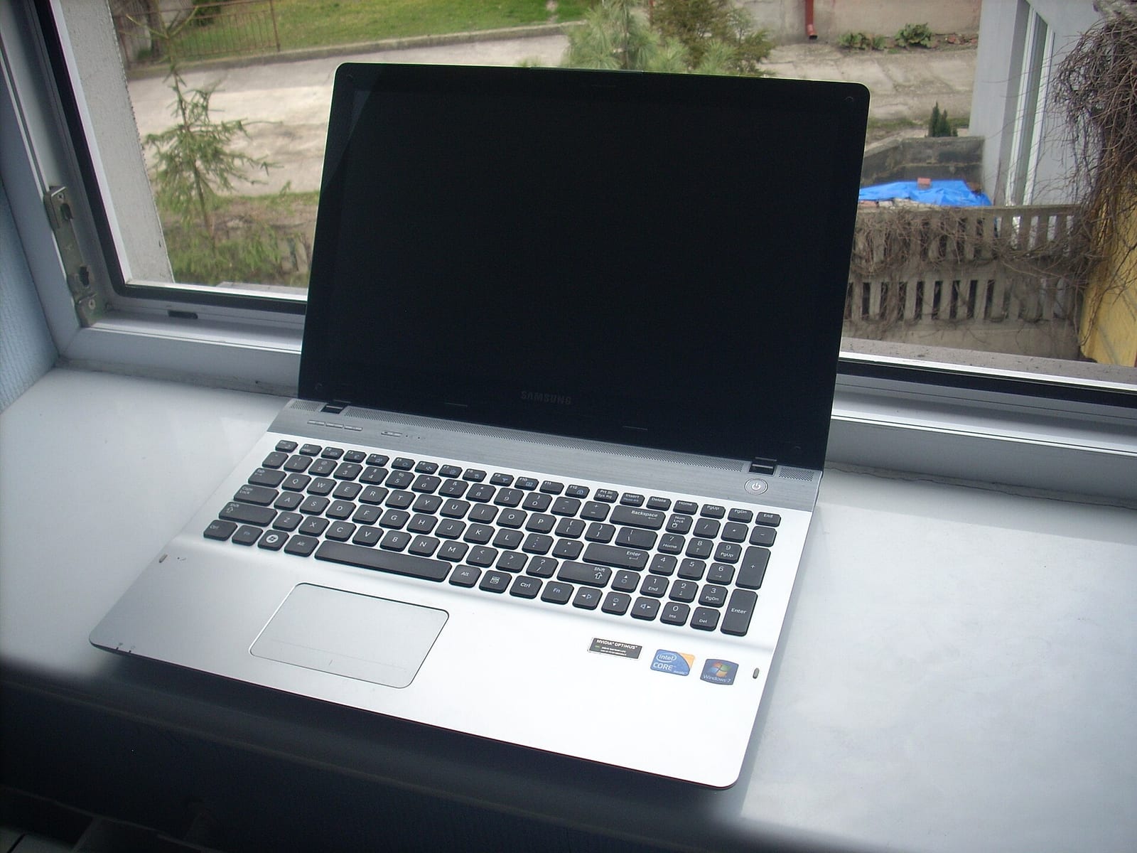 PC portable 15 pouces, i5, 16 Go, SSD 512 Go — photo 1 sur 3