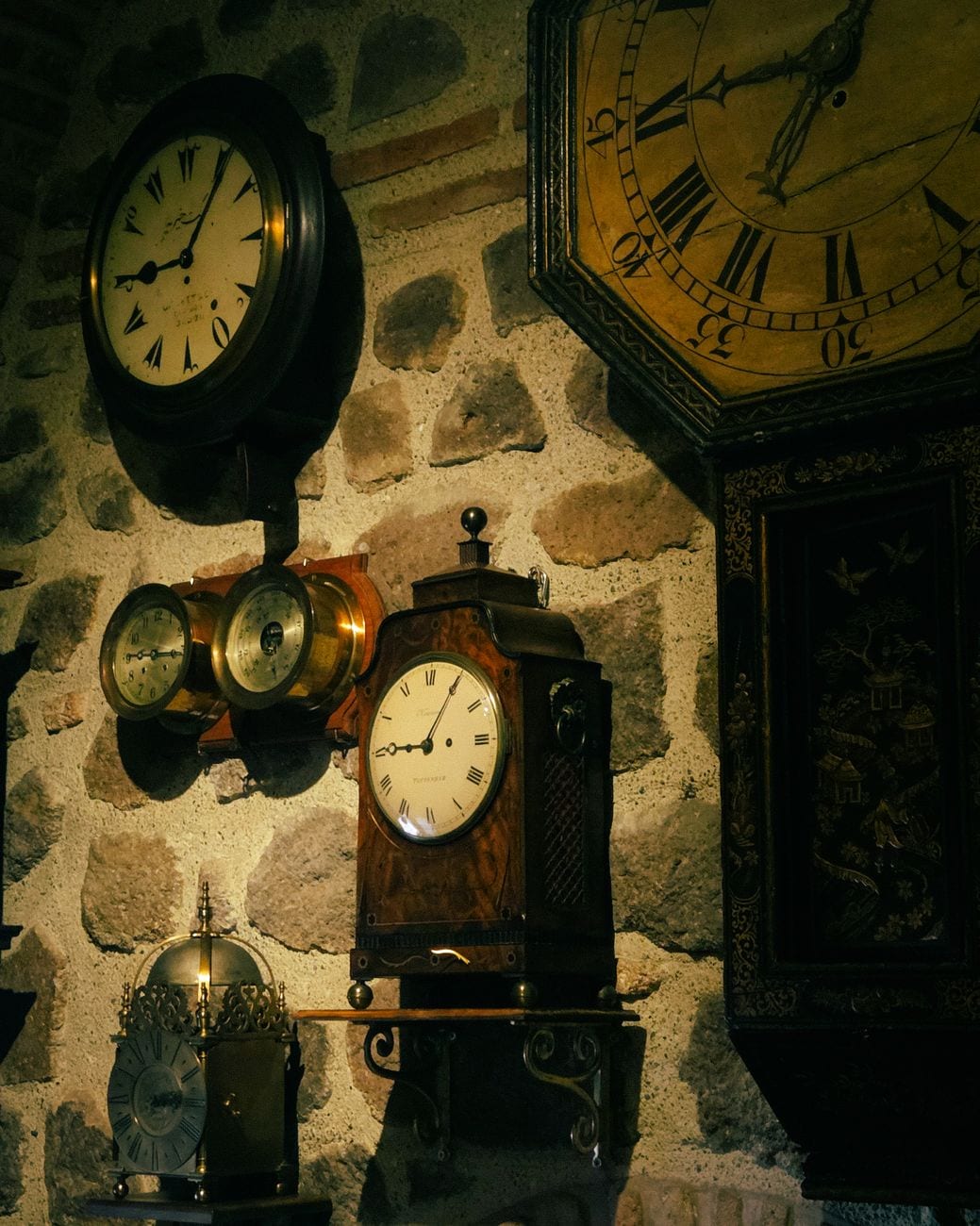 Horloge murale vintage — photo 1 sur 2