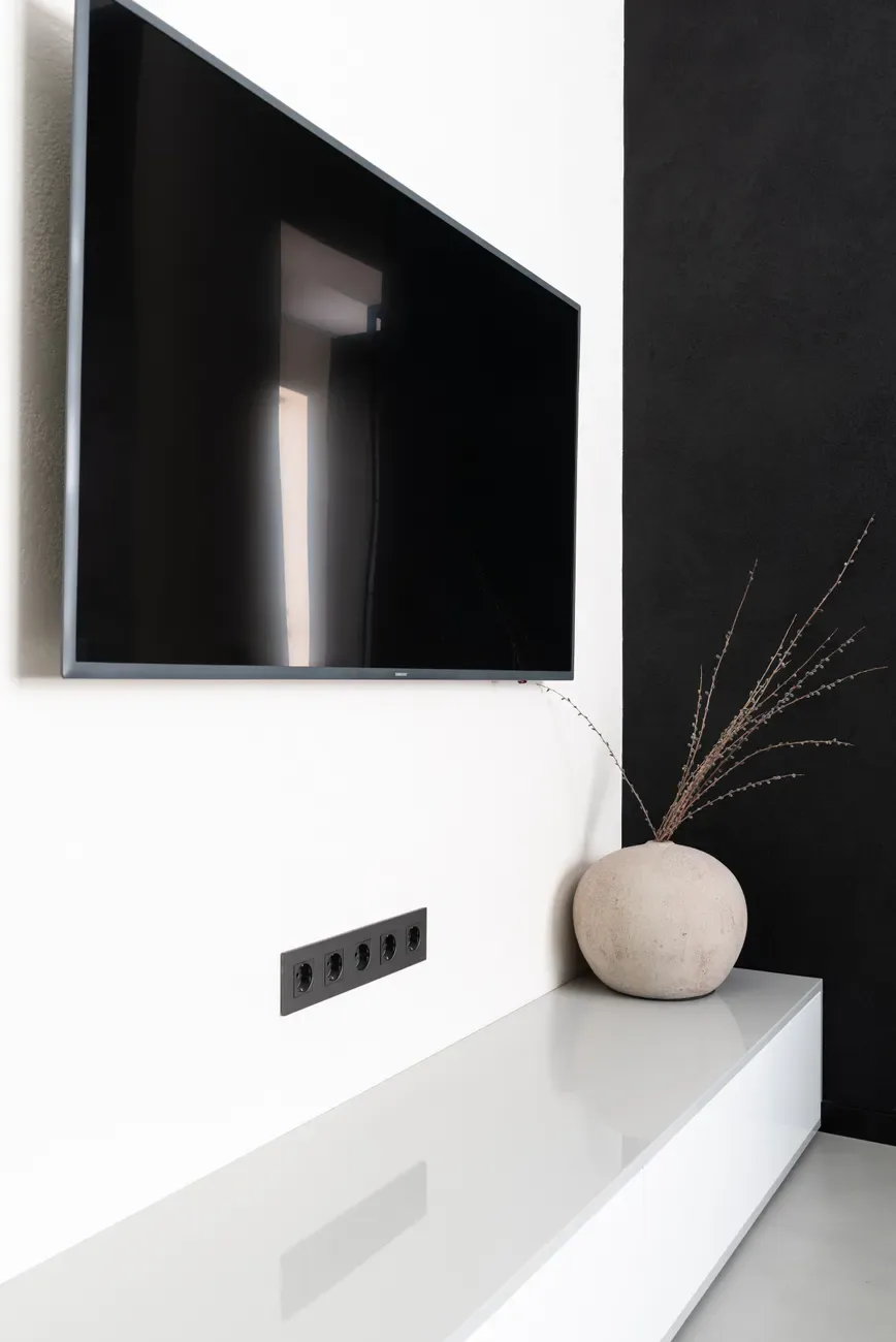 TV Sony 75" OLED 4K — photo 1 sur 2