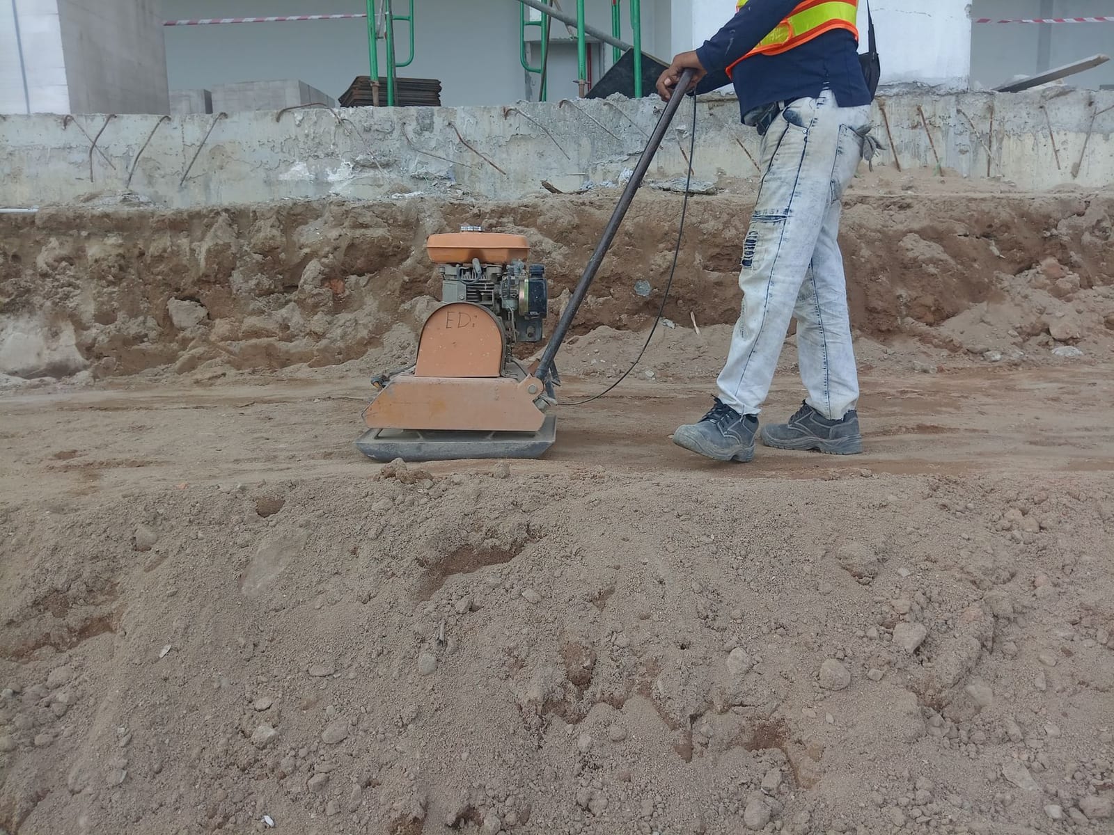 Compresseur de chantier Atlas Copco, 2016 — photo 1 sur 2
