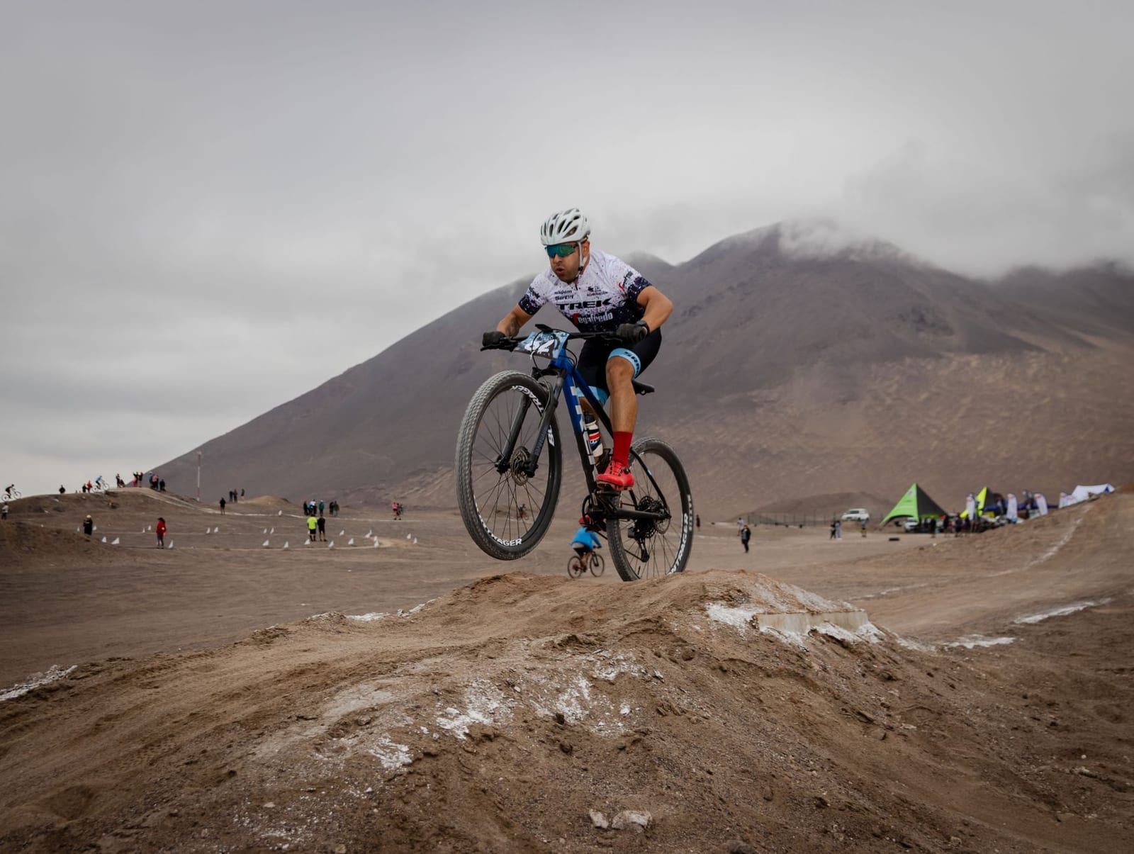 VTT Specialized Rockhopper taille XL — photo 1 sur 4