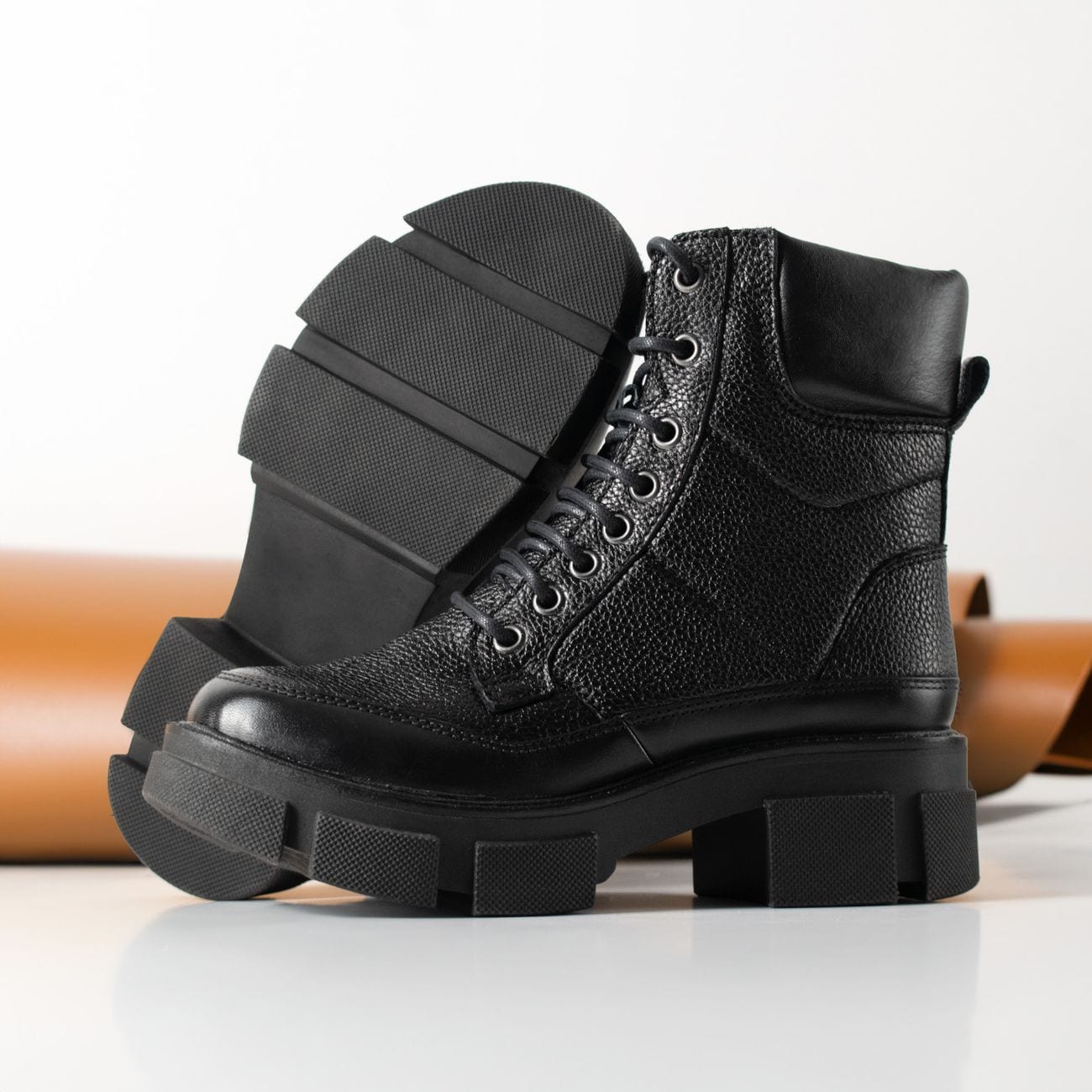 Bottines cuir Minelli pointure 39 — photo 1 sur 2