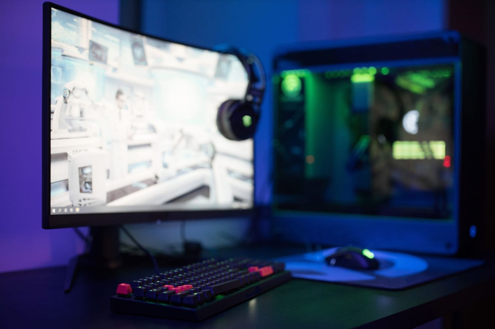 Écran gaming LG UltraGear 27" 165 Hz — photo 1 sur 3