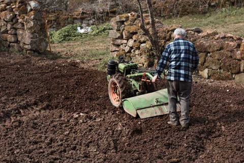 Motobineuse Einhell 140 cm³, 4 fraises