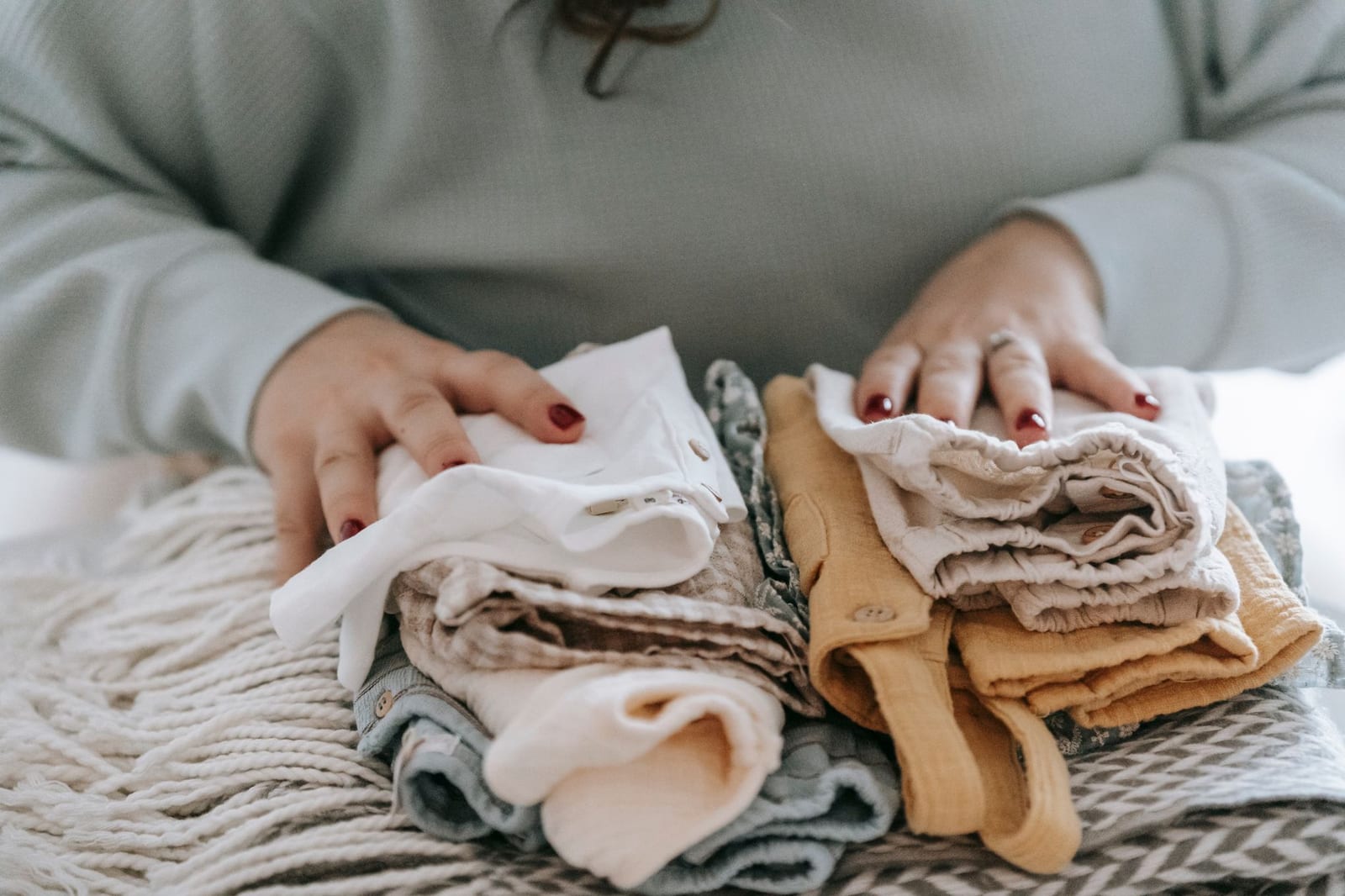 Lot vêtements fille 8 ans, toutes saisons — photo 1 sur 2