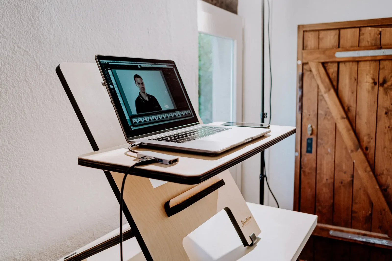Bureau en chêne 120 × 60 beige — photo 1 sur 3
