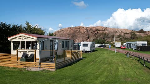 Mobil-home 6 places dans camping 4 étoiles, Hyères