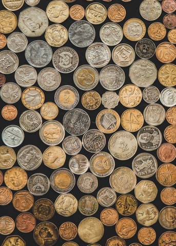 Collection de pièces de 2 € commémoratives, 120 pièces de 15 pays, classées