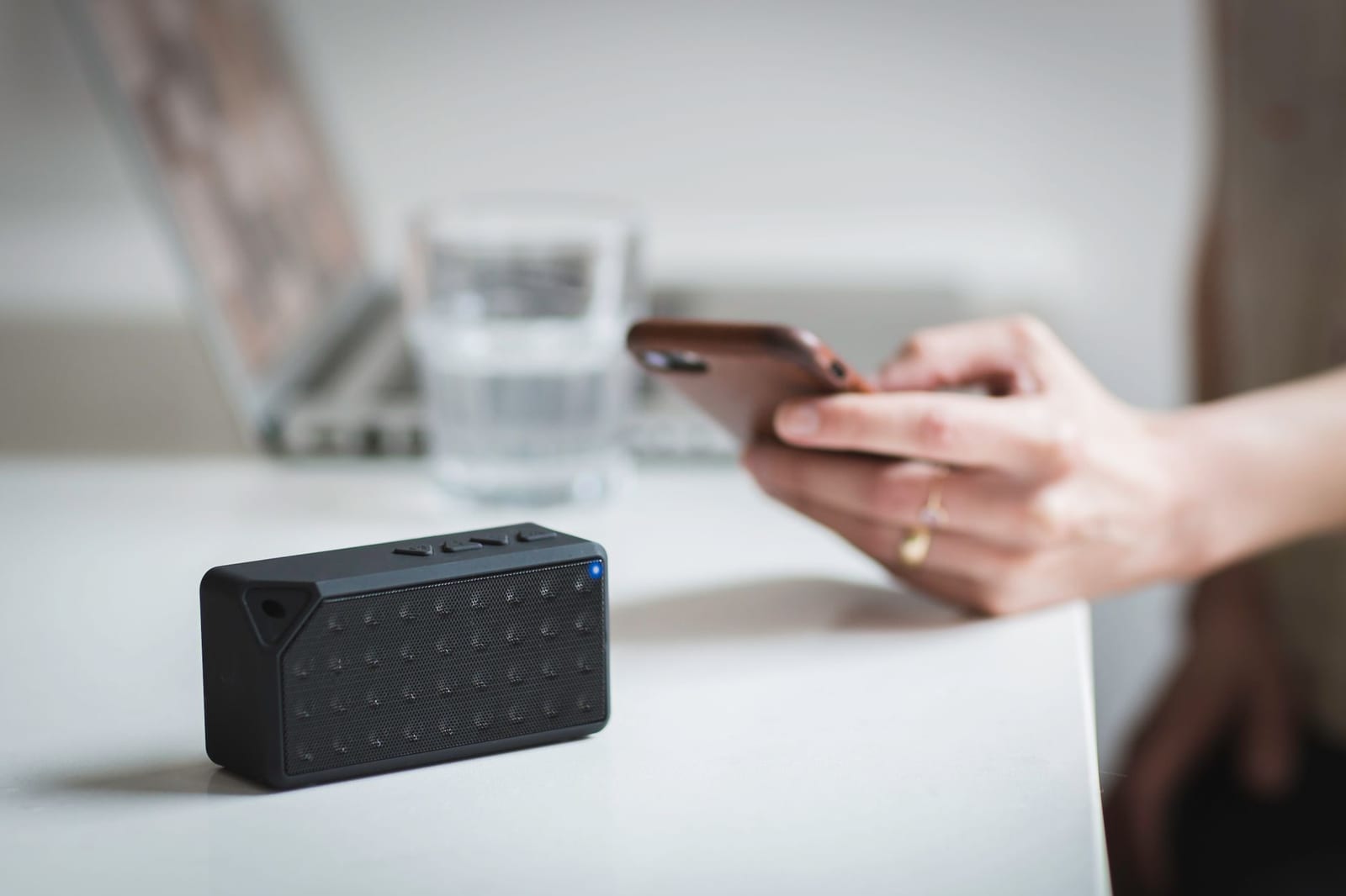 Enceinte Bluetooth JBL, Charge 5, étanche — photo 1 sur 3