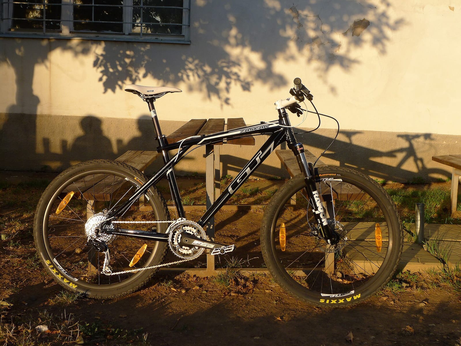 VTT électrique semi-rigide taille M, 29 pouces — photo 1 sur 3