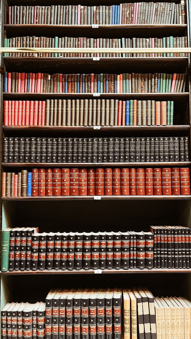 Encyclopédie Larousse en 12 volumes — photo 1 sur 2