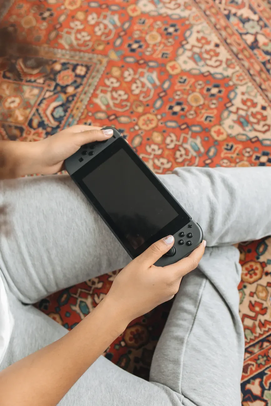Nintendo Switch standard + 3 jeux — photo 1 sur 3