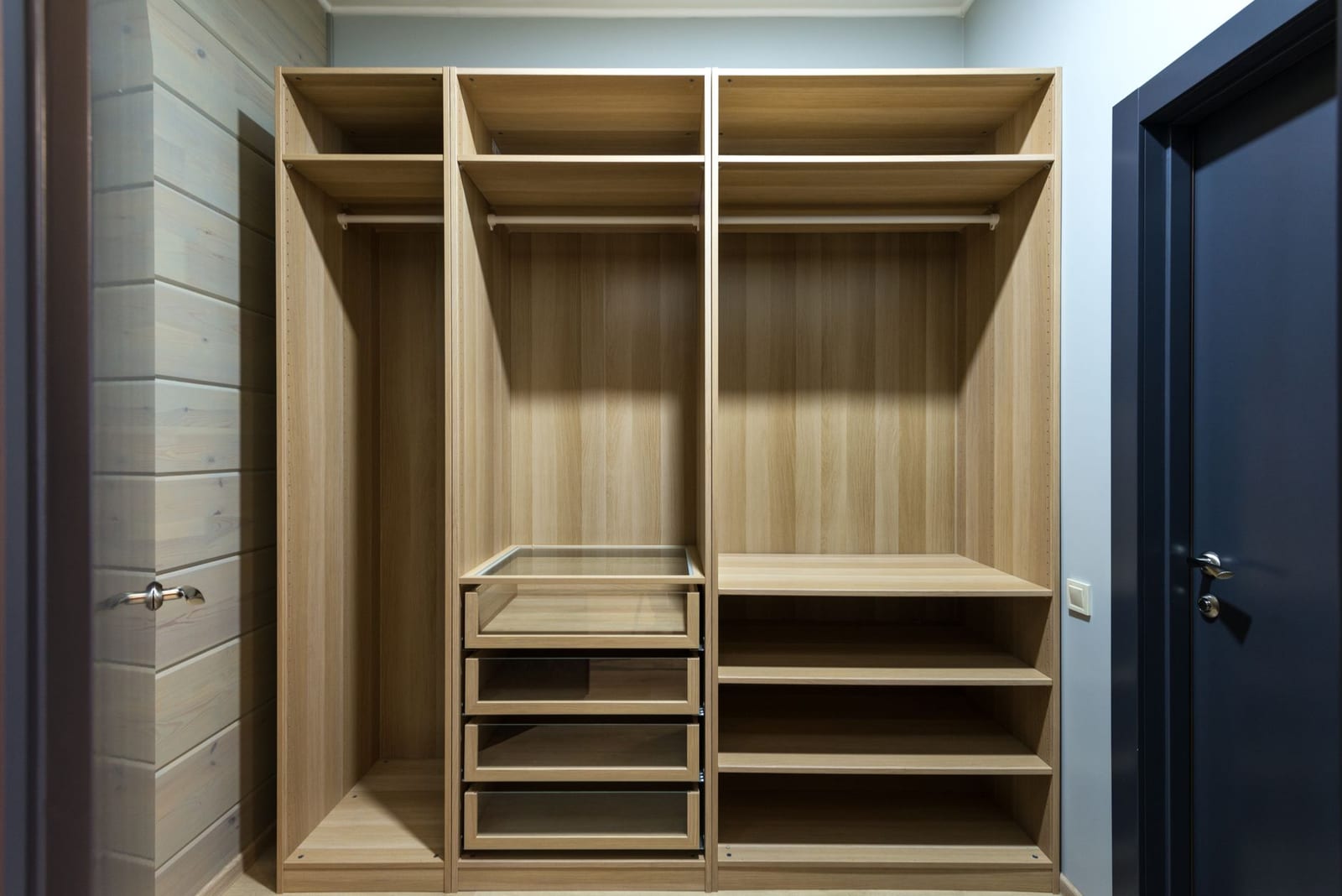 Armoire 200 × 200 cm bois mélaminé marron — photo 1 sur 2
