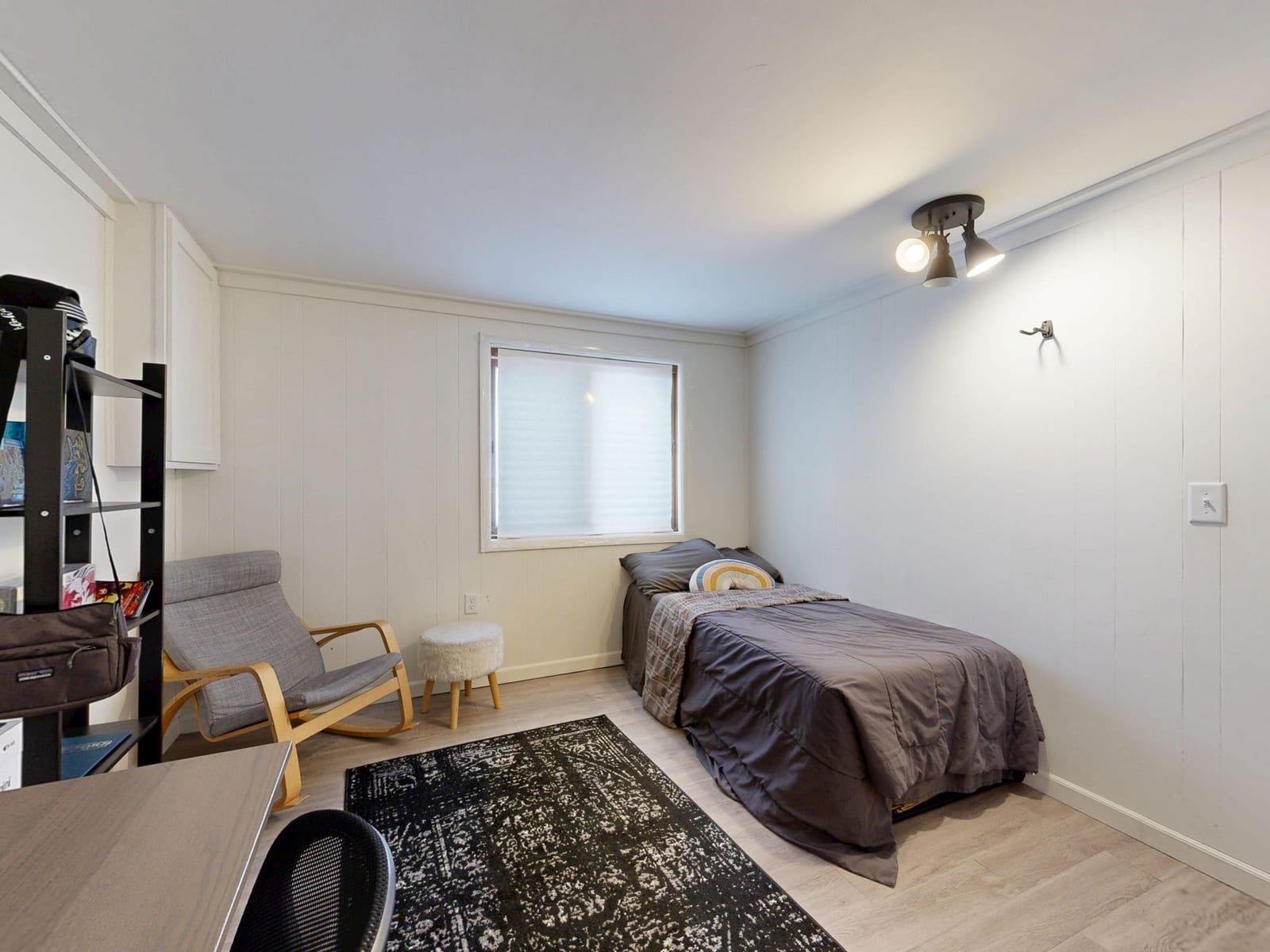 Chambre 12 m² en colocation, quartier animé — photo 1 sur 4
