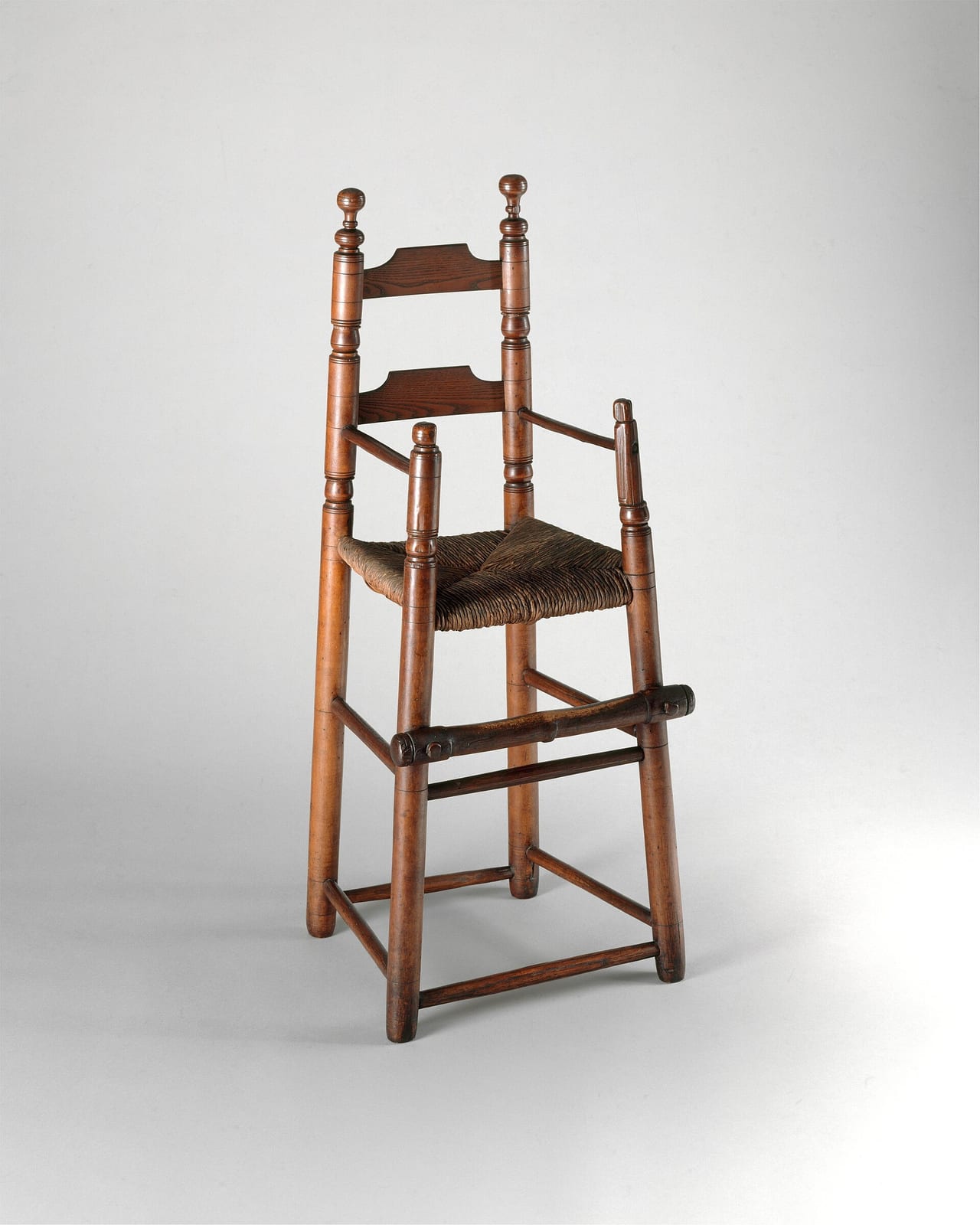 Chaise haute en bois évolutive — photo 1 sur 3