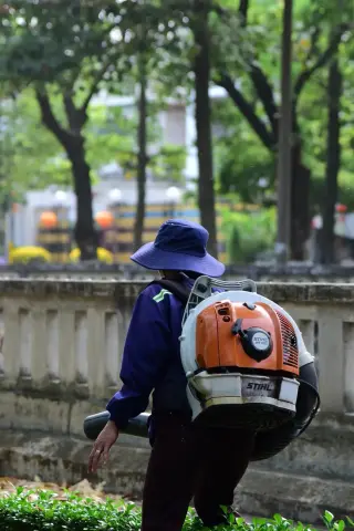 Souffleur à batterie Stihl BGA 57 avec batterie
