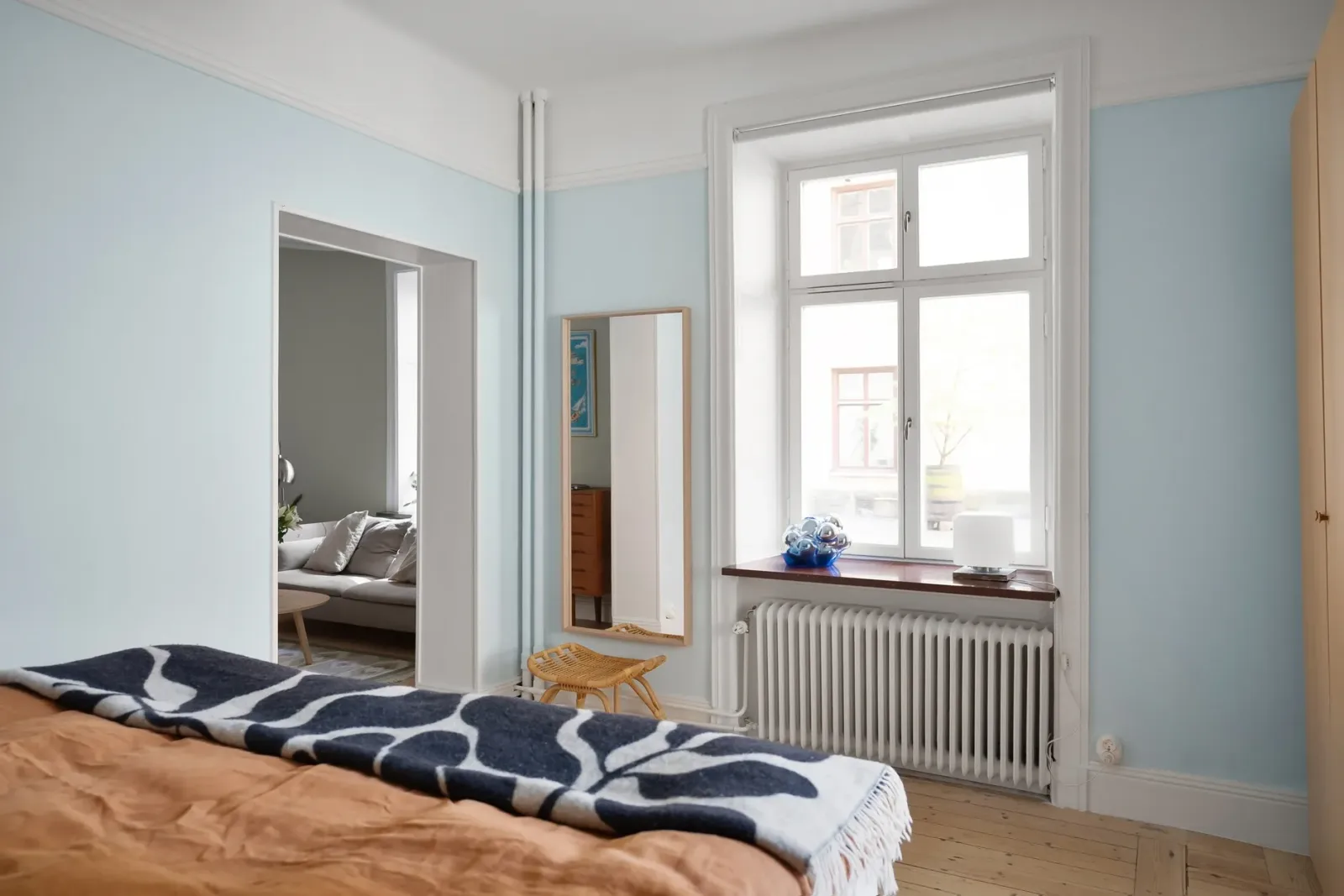 Lit 140 × 200 Maisons du Monde avec sommier et matelas — photo 1 sur 3