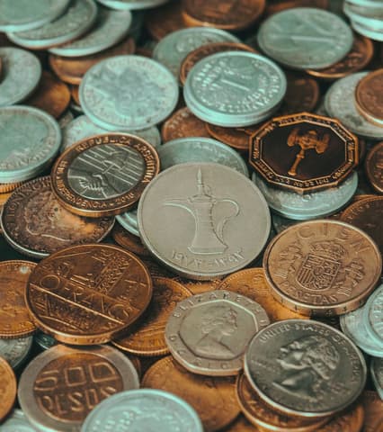 Collection de pièces de 2 € commémoratives, 120 pièces de 15 pays, classées