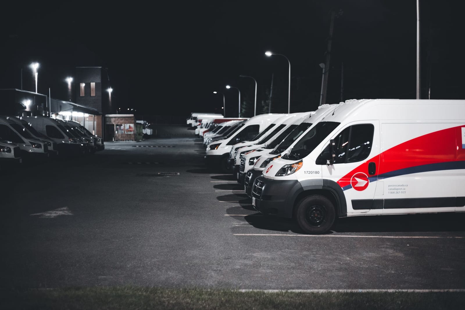 Volkswagen Caddy 2020, fourgonnette — photo 1 sur 3